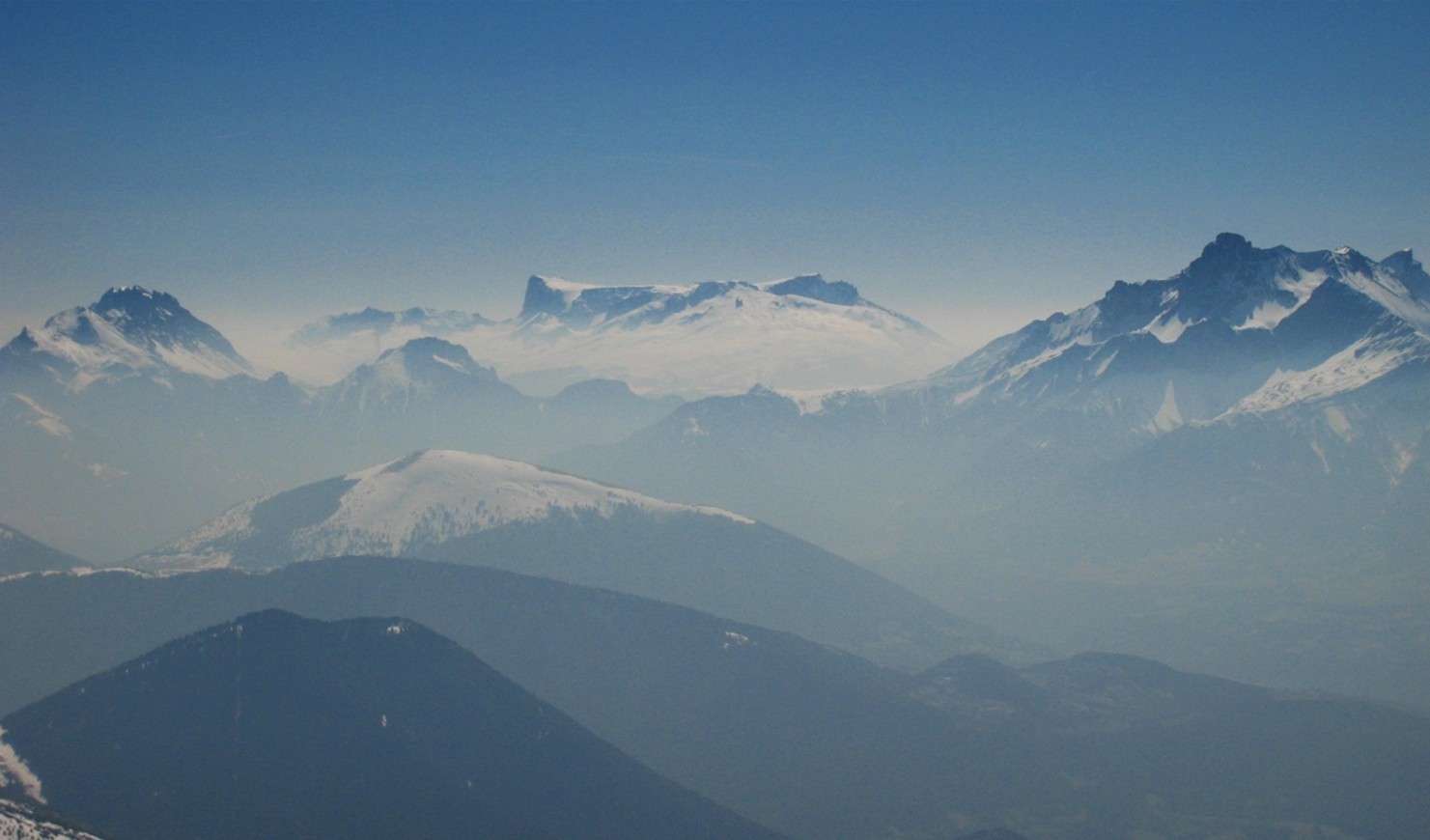 massif du Dévoluy (Bure au fond; Obiou à D)