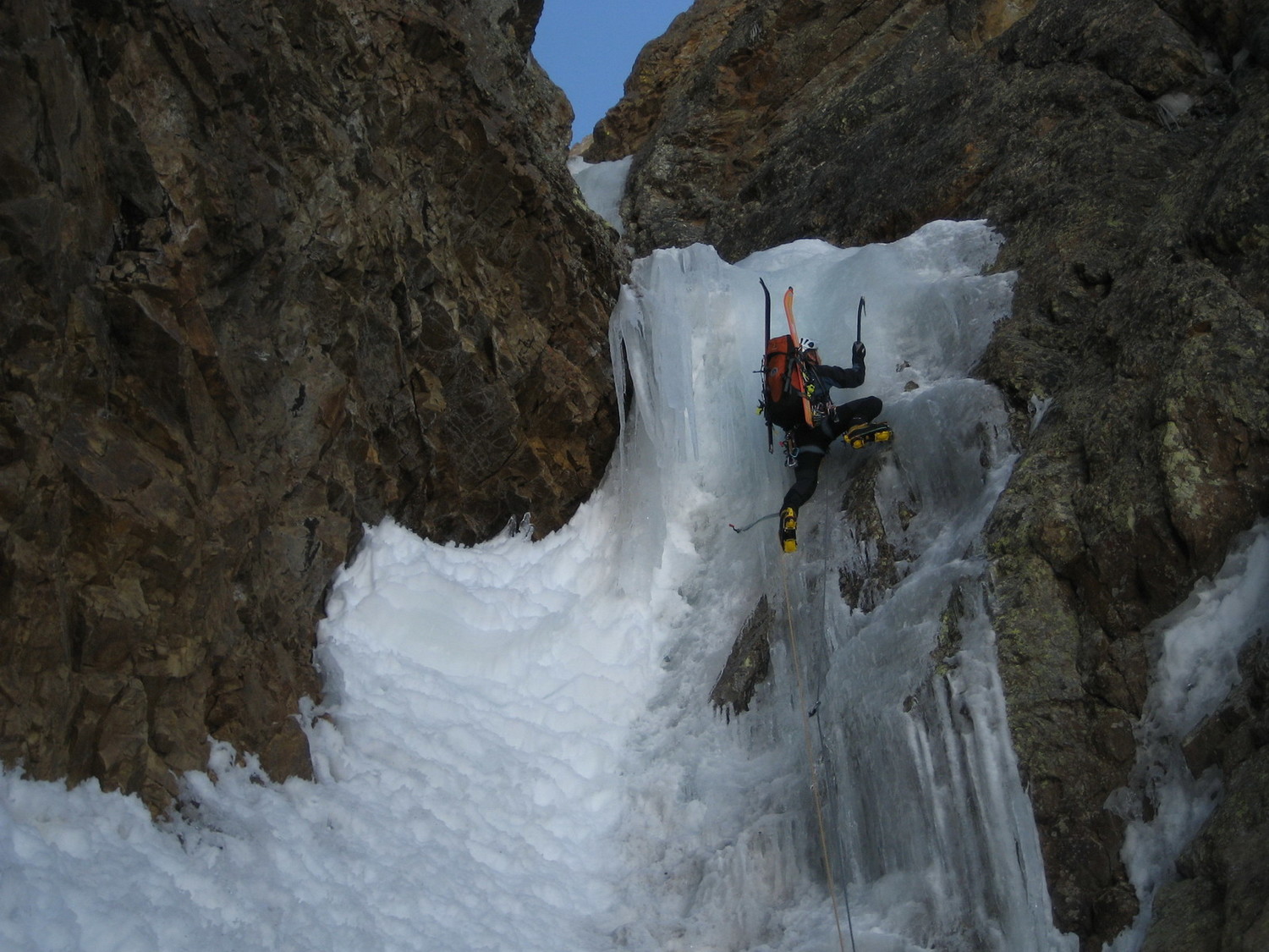 Le premier passage de glace