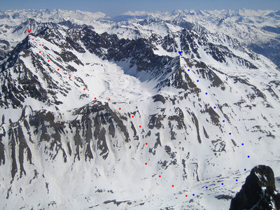 rouge : Face S du Roc Noir de Combeynot - bleu : Face SW de la Tête de Pradieu