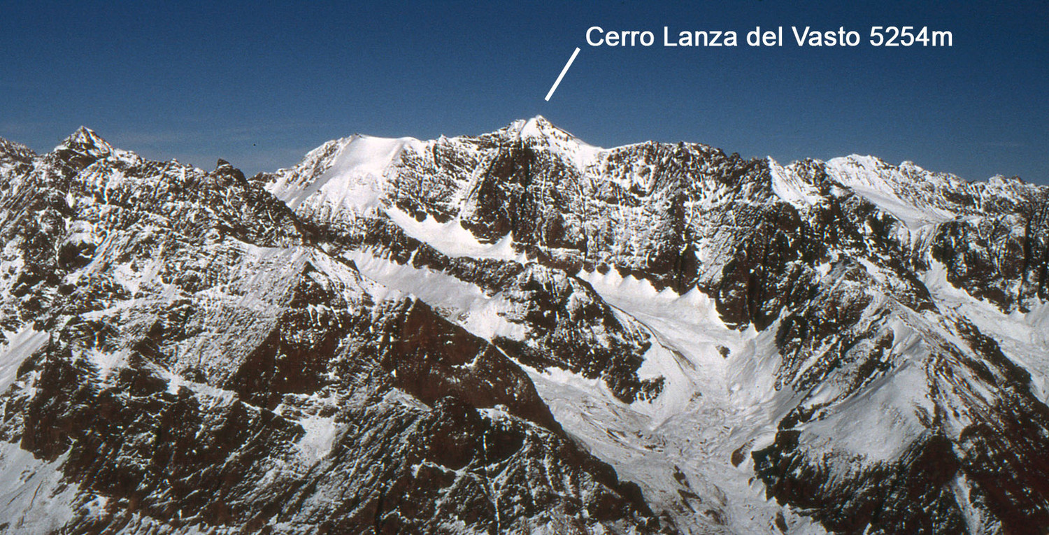 Cerro Lanza del Vasto 5254m visto desde el Monte Peregrino