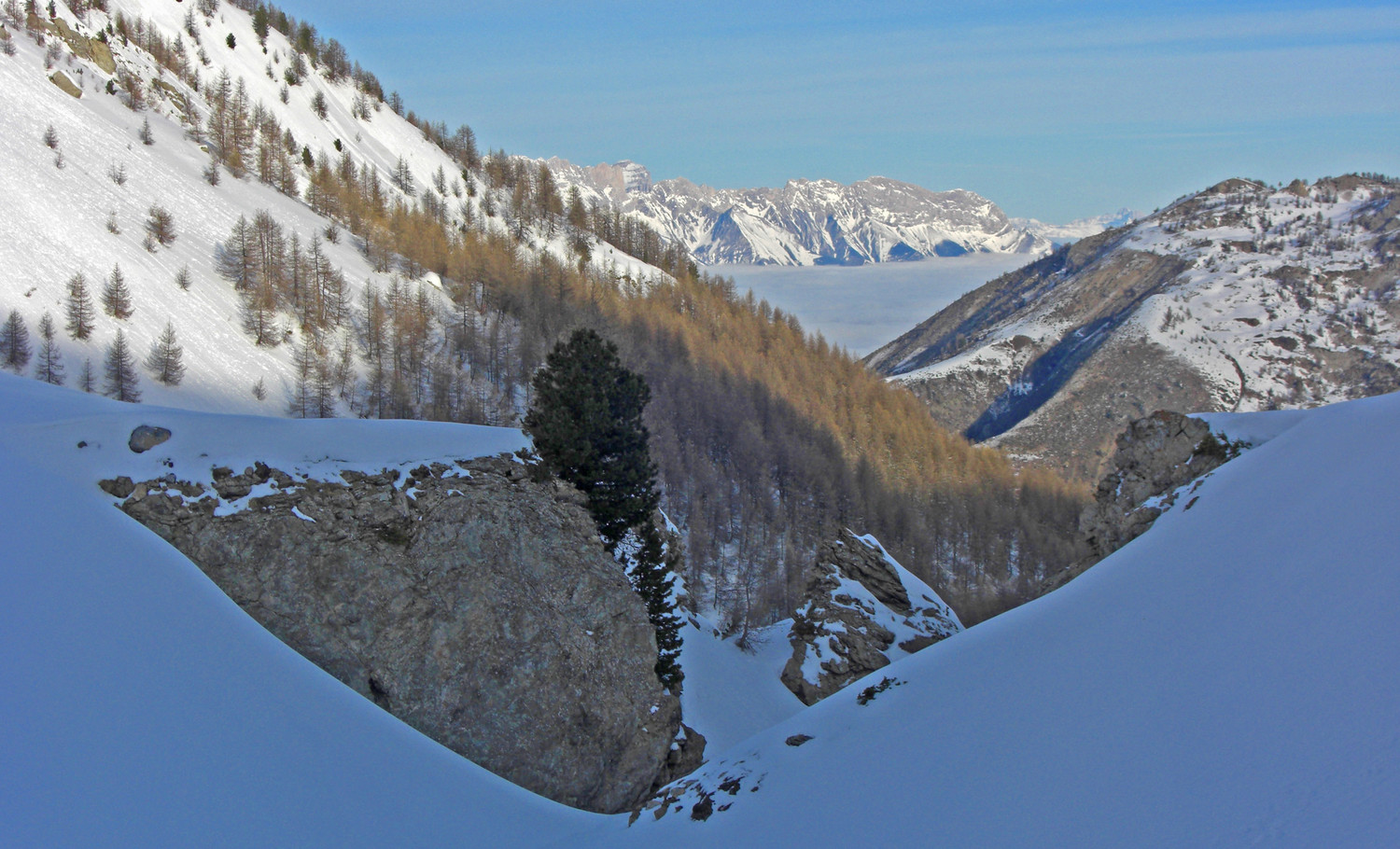 La vallée embrumée ...