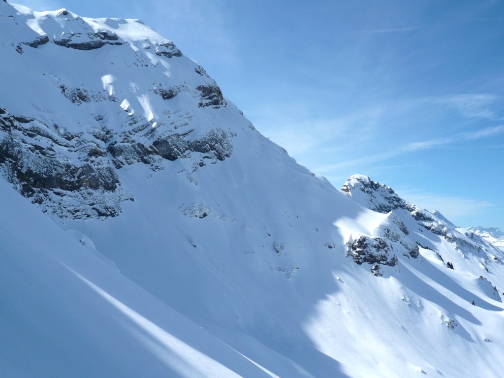 Face N de la pointe 2368 (W) de Châtillon, massif des Diablerets