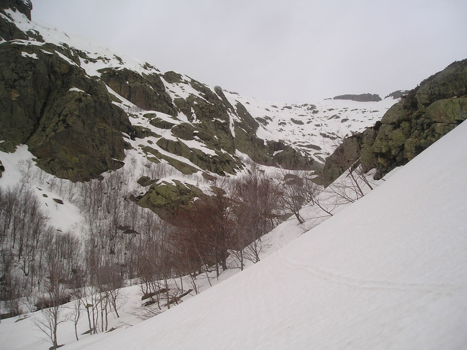 Col de Muratello juste avant le coup de sirocco et la pluie continue pendant un jour.