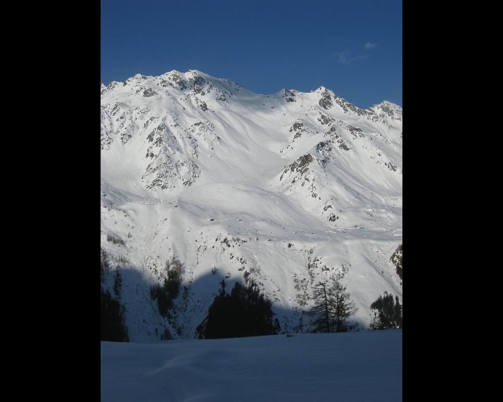 Vue sur le col des Louerettes en montant au Pic d'Artsinol