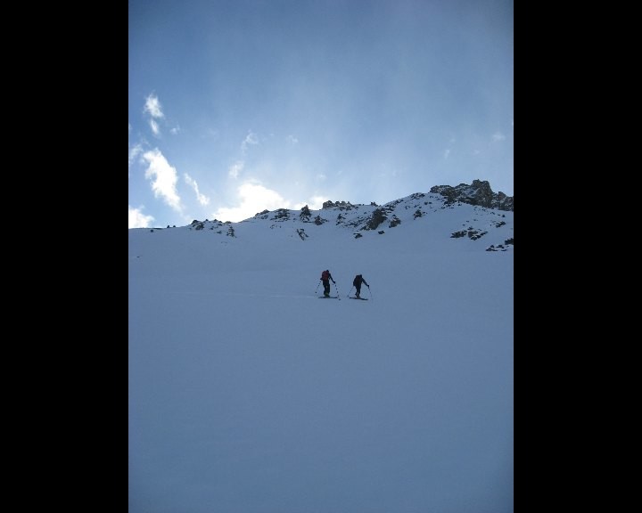 Dans le versant NW du Pic d'Artsinol
