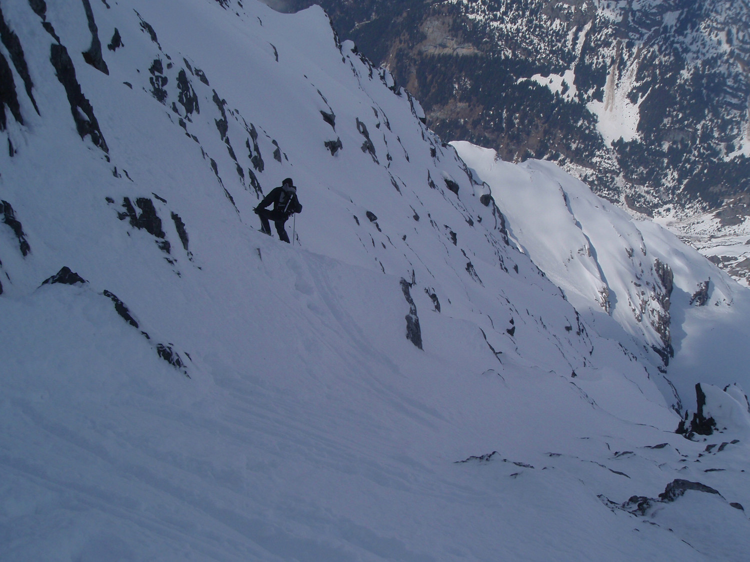 Patrick s'engage dans le couloir sommital