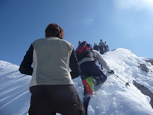 Montée délicate sur l'arête