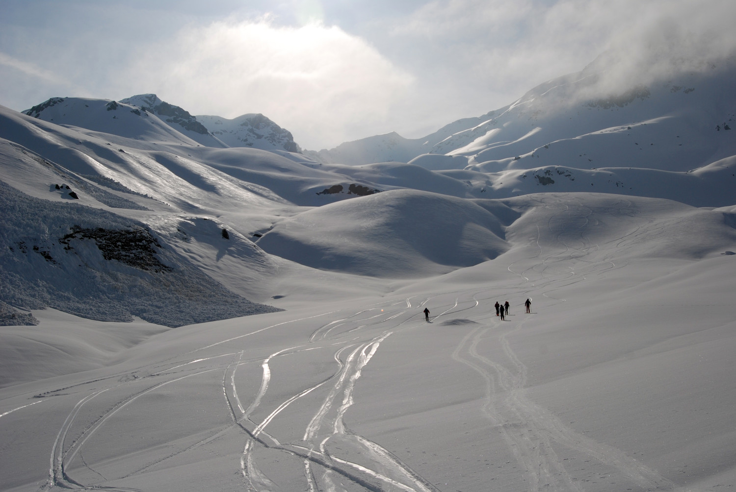 Salita al Piz Carungas con neve ancora dura prima che diventi firn