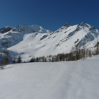 Plan Arpy avec le mont Colmet au fond à droite (val d'Aoste)