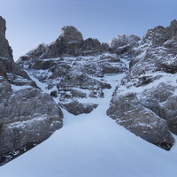à gauche: couloir de la dent jaune, à droite: couloir des doigts