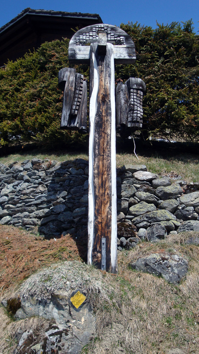 Totem ou croix ?