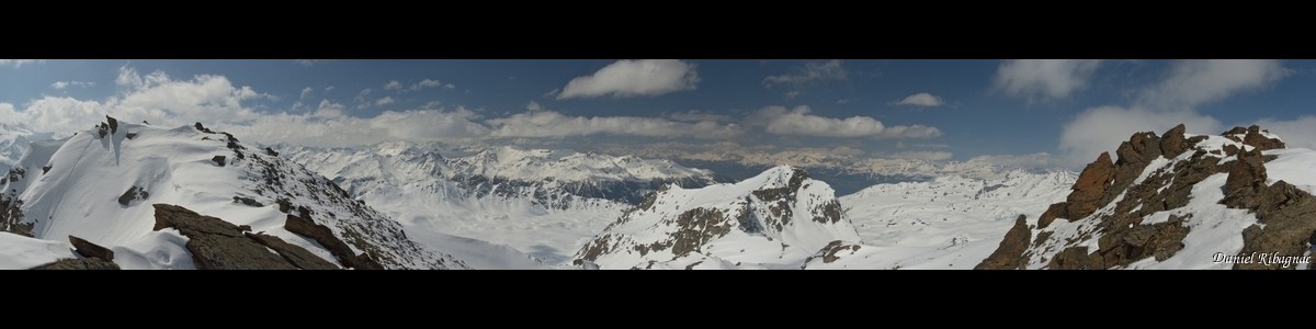 Panorama depuis Tourtemagne (Touno au centre image)