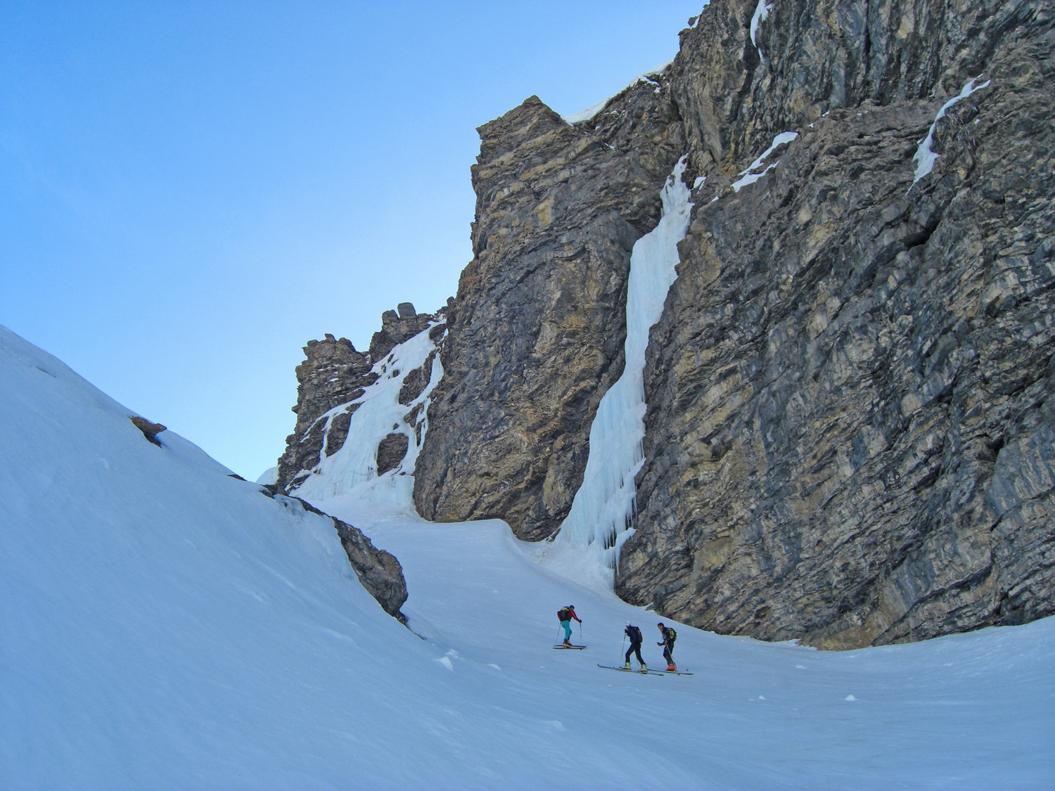 Passage aux pieds des cascades