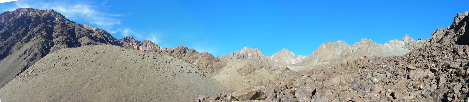 Panorama vers le S, depuis les blocs de la rive W du "segundo tapón"