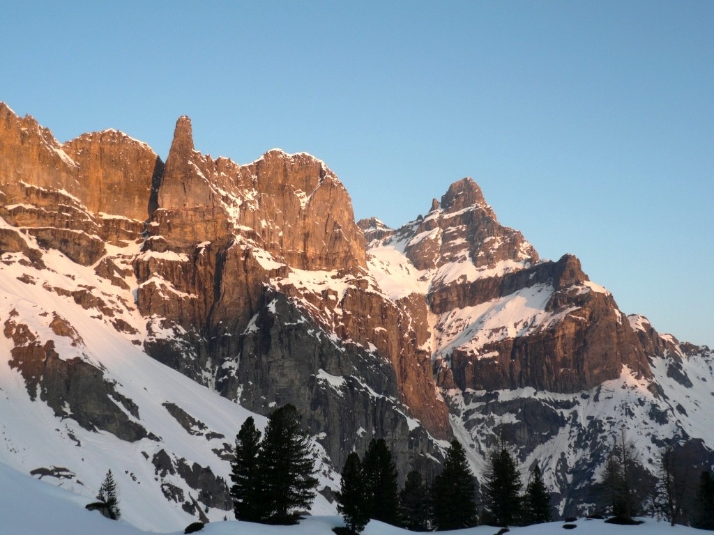 Il faisait bon être en montagne ce matin ! Lever de soleil sur la Cime de l'Est