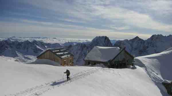 Départ pour le Col de Casse Déserte
