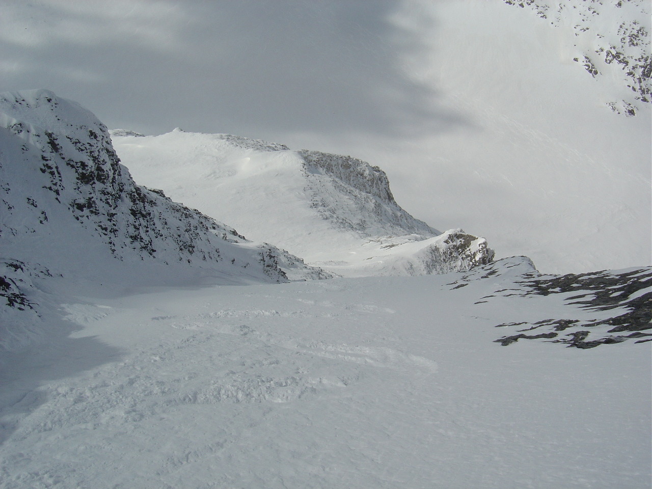 Vue plongeante sur le bas du versant