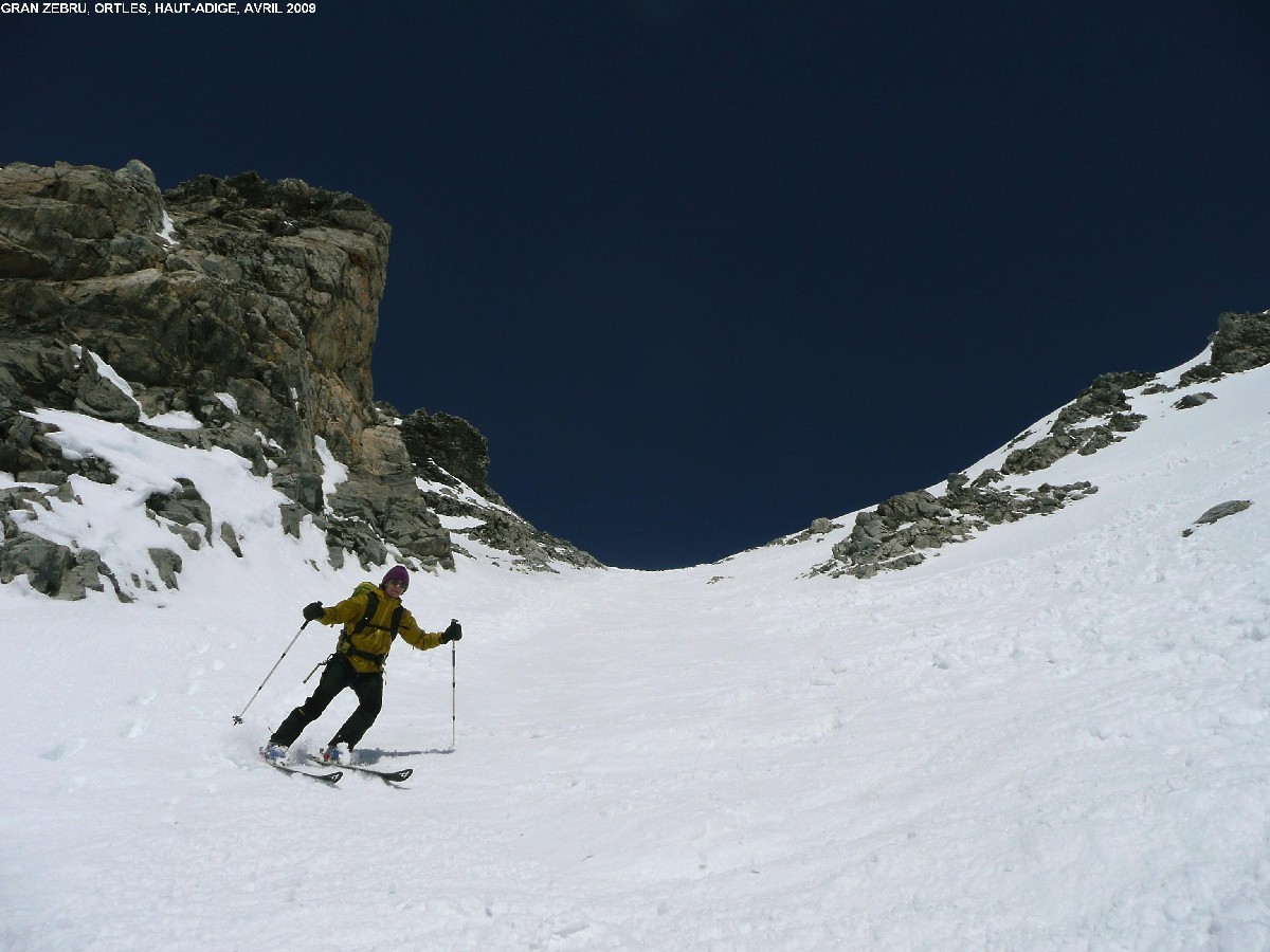 Descente du couloir S du Gran Zebru vers 3300m