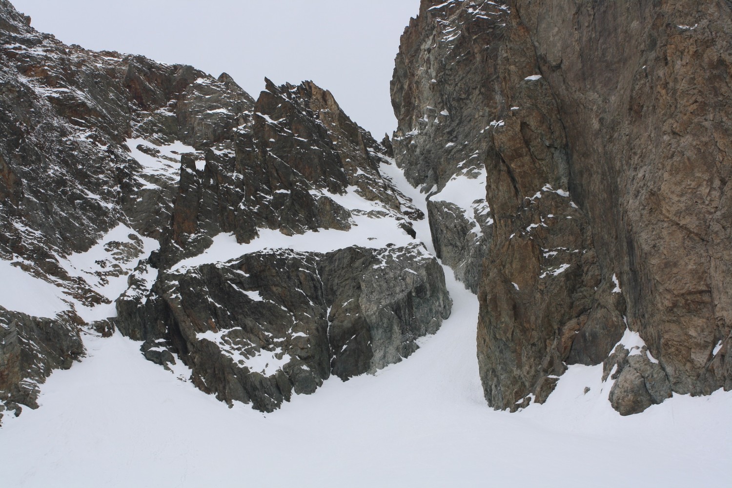 Le couloir E en gros plan, après la descente