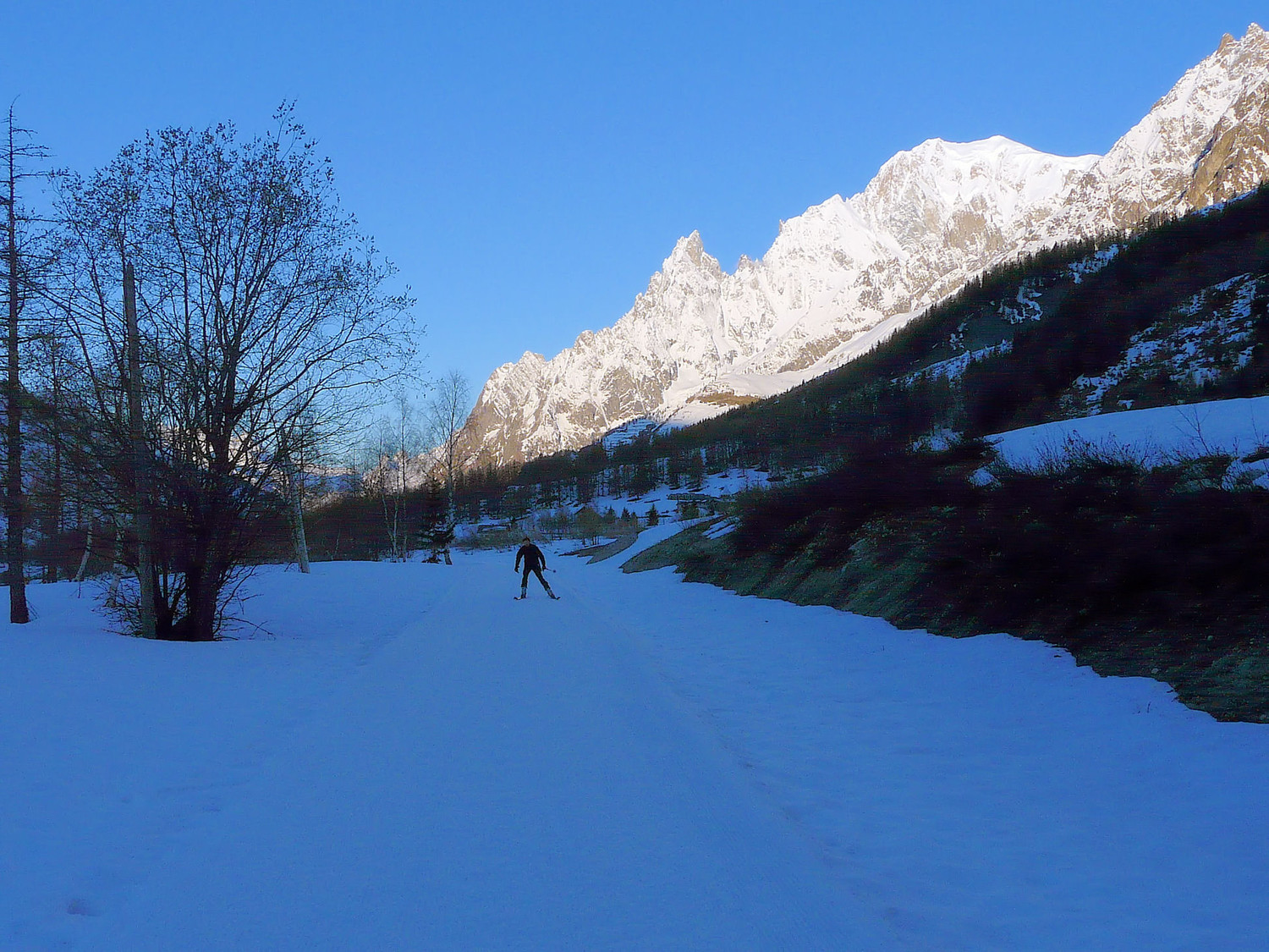 Un peu de "skating" pour démarrer sur les pistes de ski de fond du val Ferret