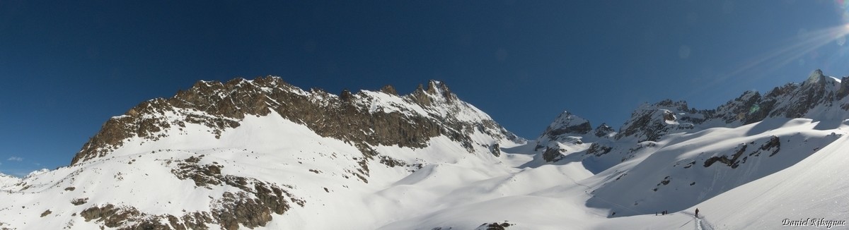 Vallon des Plans de Bertol - Douves Blanches à gauche