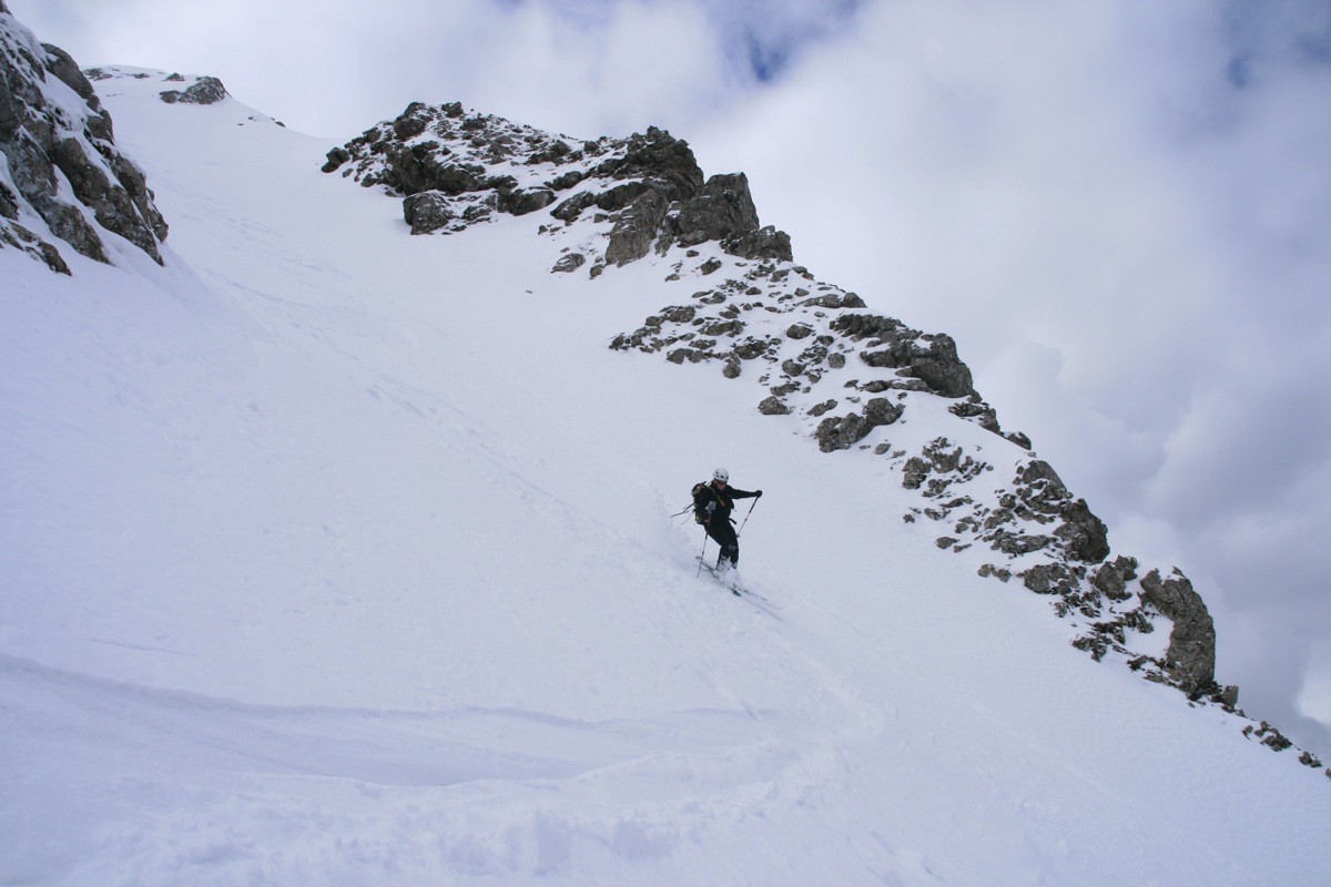 Bonne neige dans la partie large du couloir