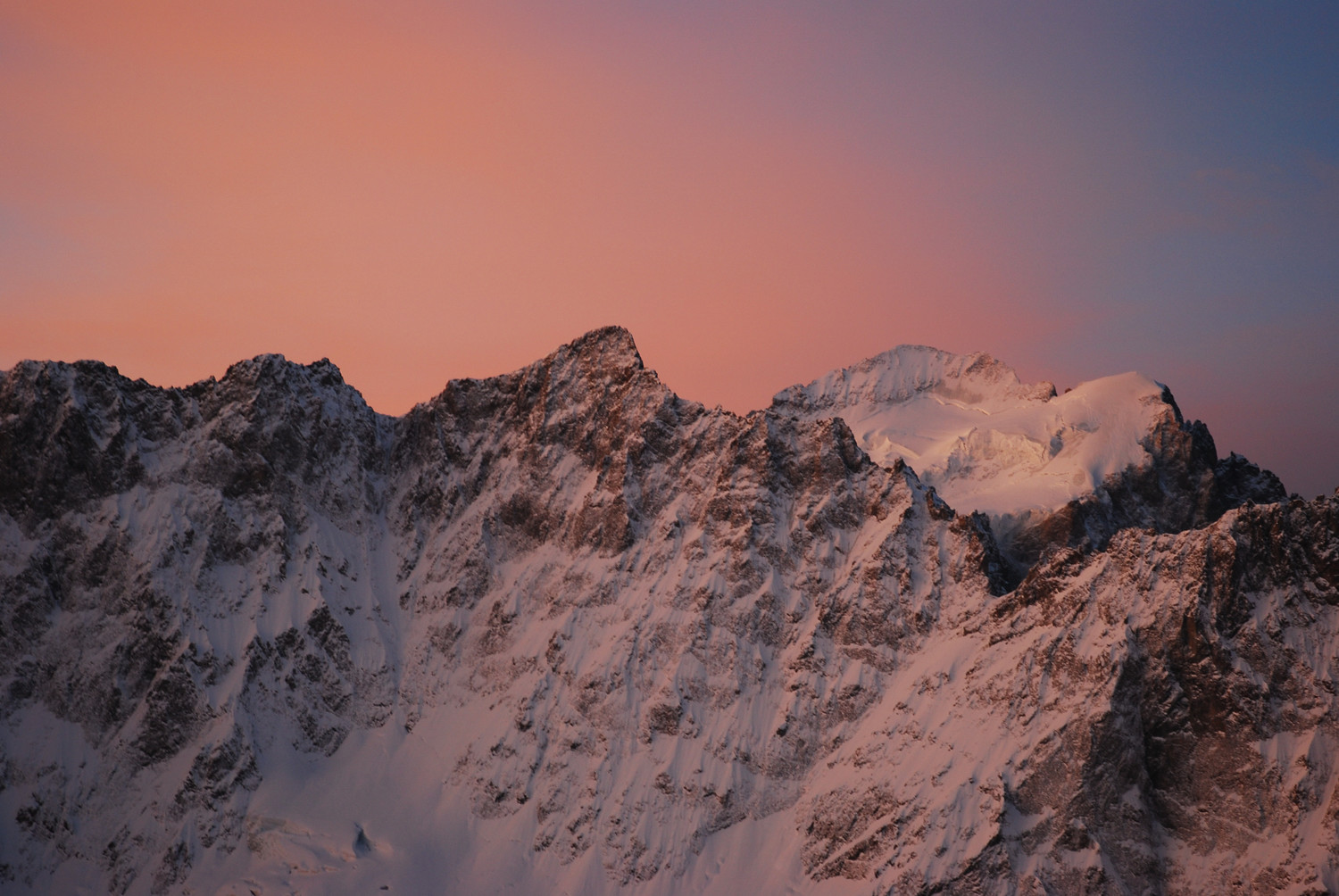 La Barre des Ecrins au lever du soleil