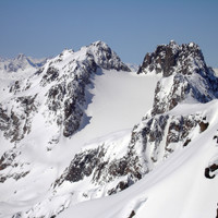 Il Piz Vadret 3229 m a dx e il Piz Vadret Pitschen 3218 a sx dal Piz Sarsura 3178 m.