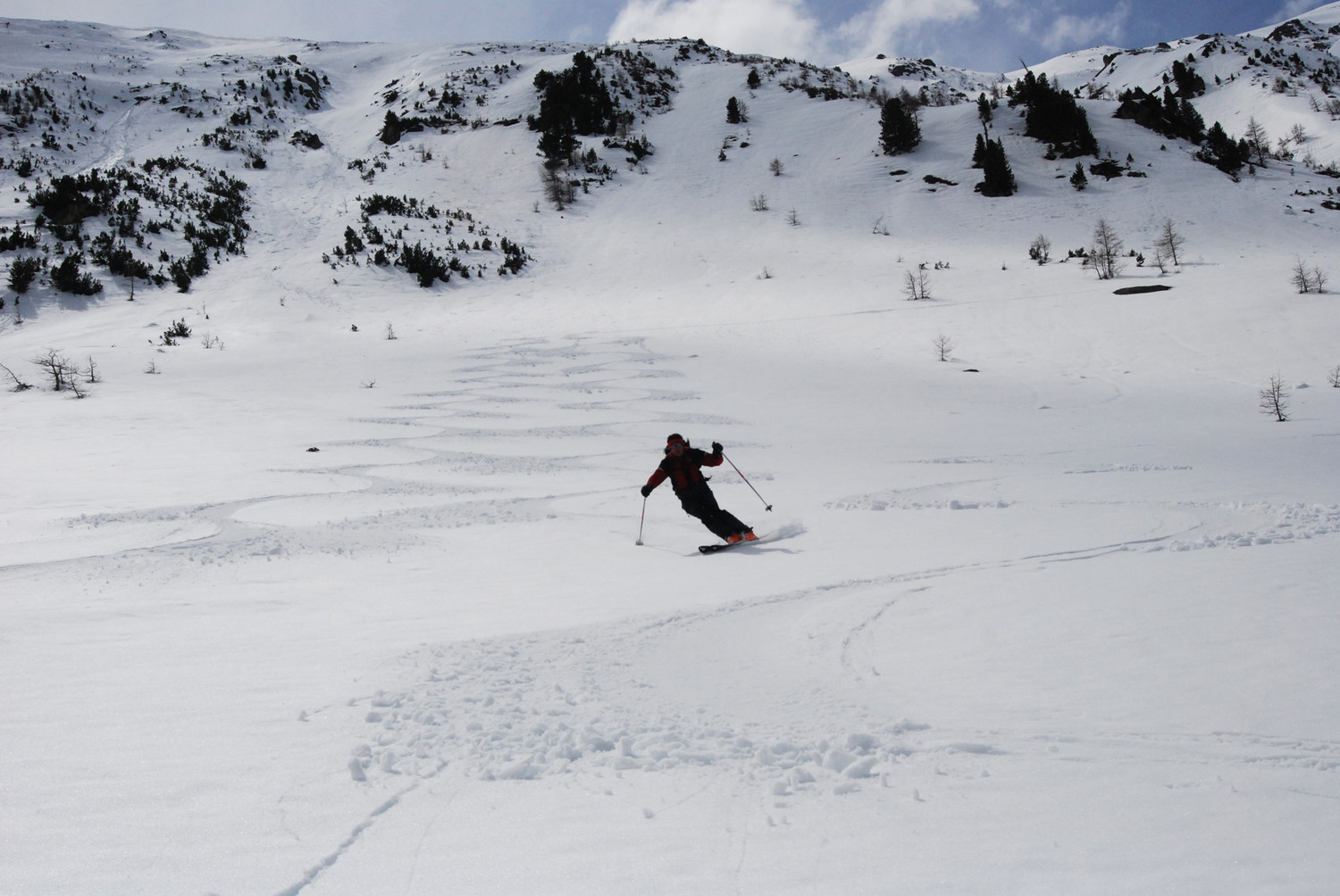 Gianluca sfoggia il meglio di sè, su neve superlativa.