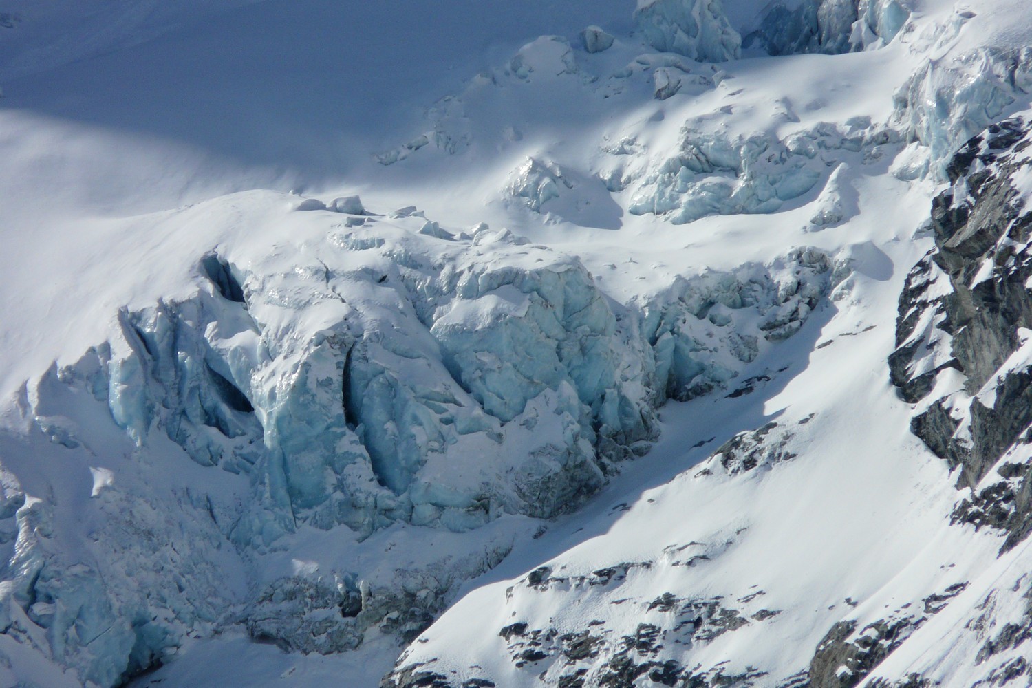 Glacier qui descend du Collon !