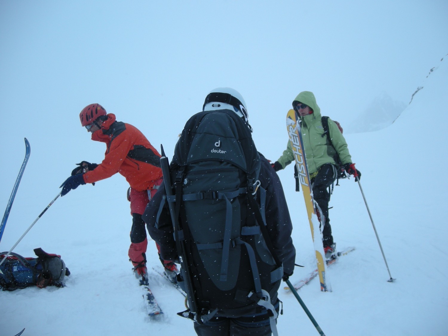 Conditions pas super ! Même la neige colle sous les skis !!!