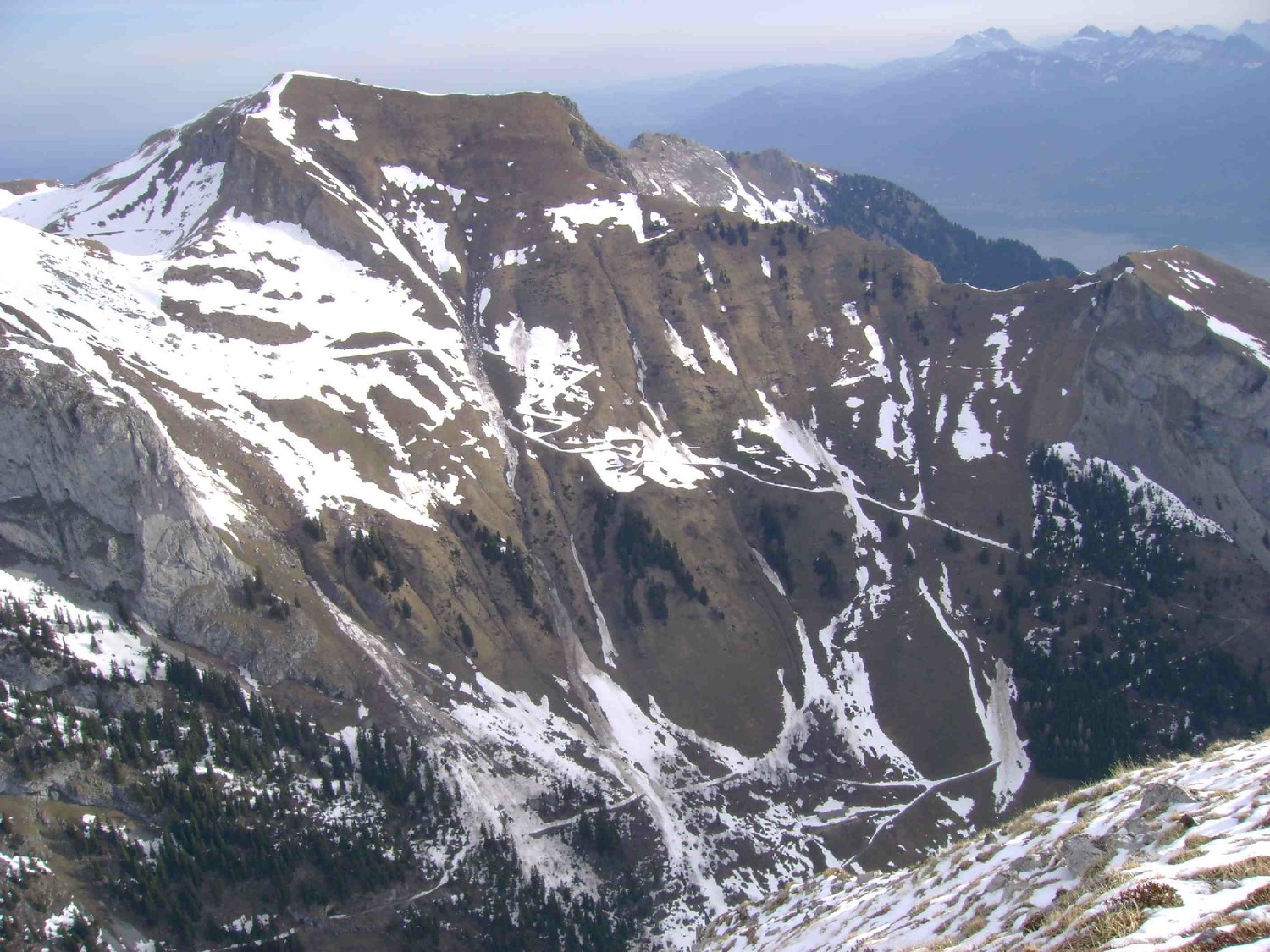 Chambairy: vue sur Le Grammont bien dégarni