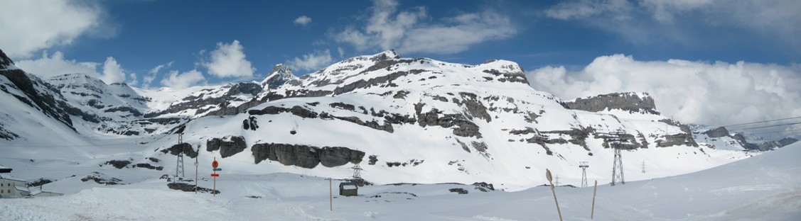 Panorama de la Gemmi, au centre le Steghorn