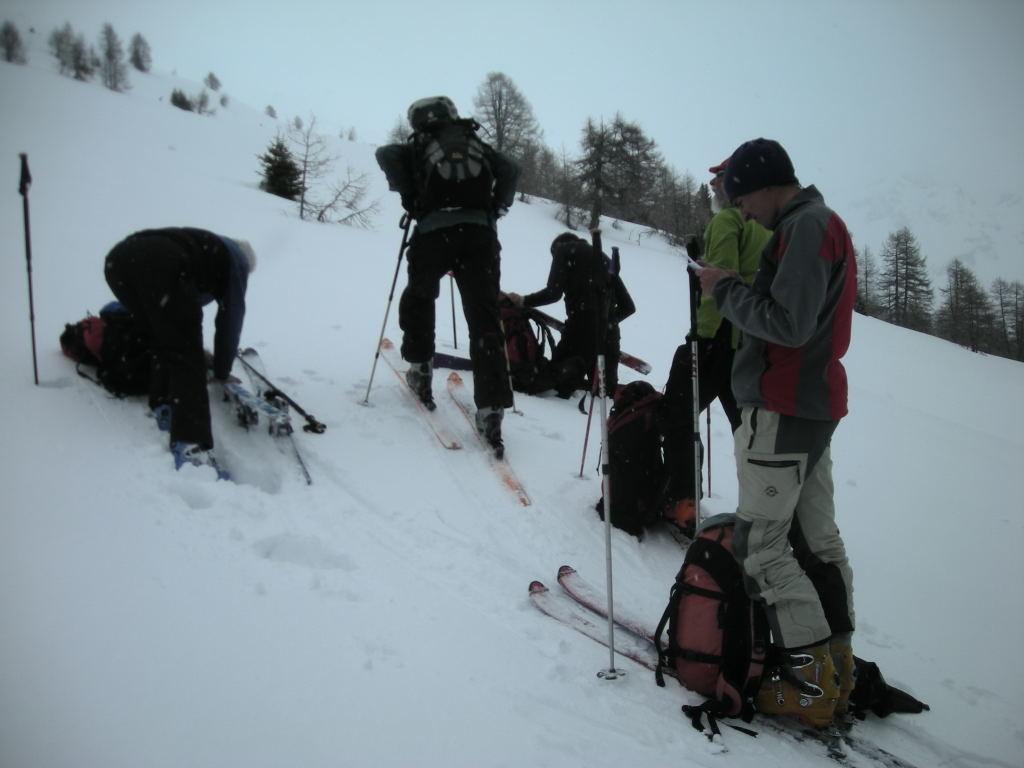 En montant au Gandhorn, séance fartage des peaux
