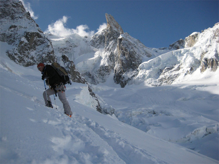 Montée face à la dent du Géant