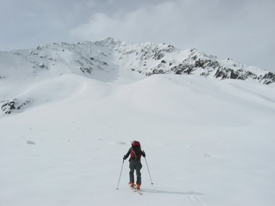 Salendo al Bristen. Nei pressi del Bristensee con la parte alta dell'itinerario Salendo al Bristen. Nei pressi del Bristensee con la parte alta dell'itinerario