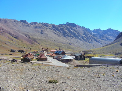 Las Cuevas (Mendoza, Argentina) Las Cuevas (Mendoza, Argentina)
