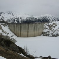 Barrage d'Emosson et le lac vide!