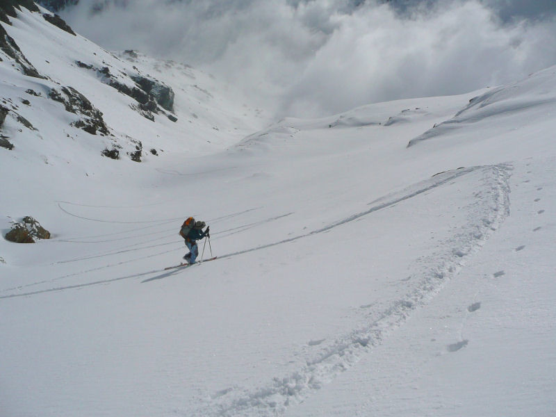 dans le petit passage raide vers 2750 m