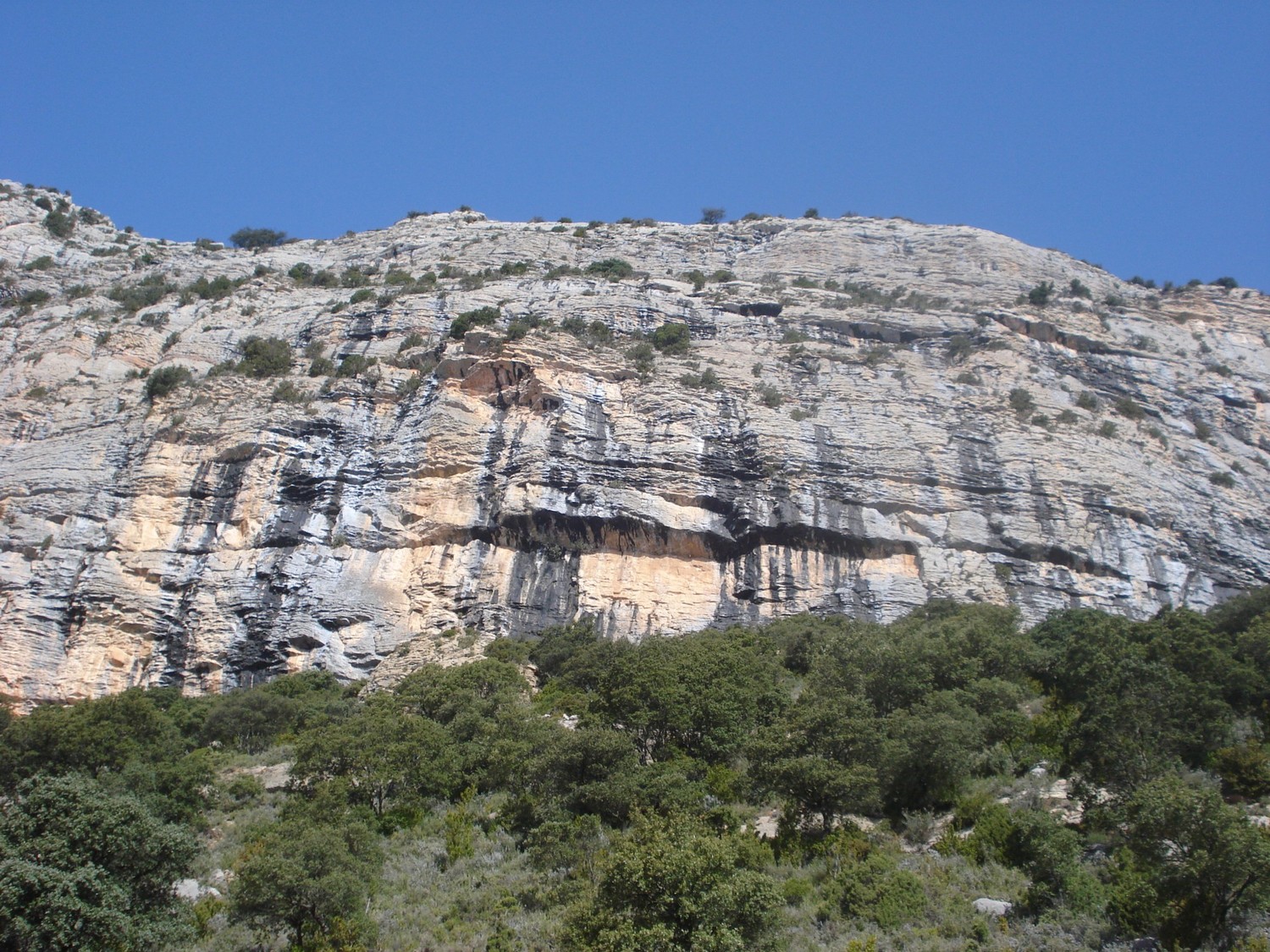 Partie droite de la Roca dels Arcs ; Via Navarro est à droite au dernier quart