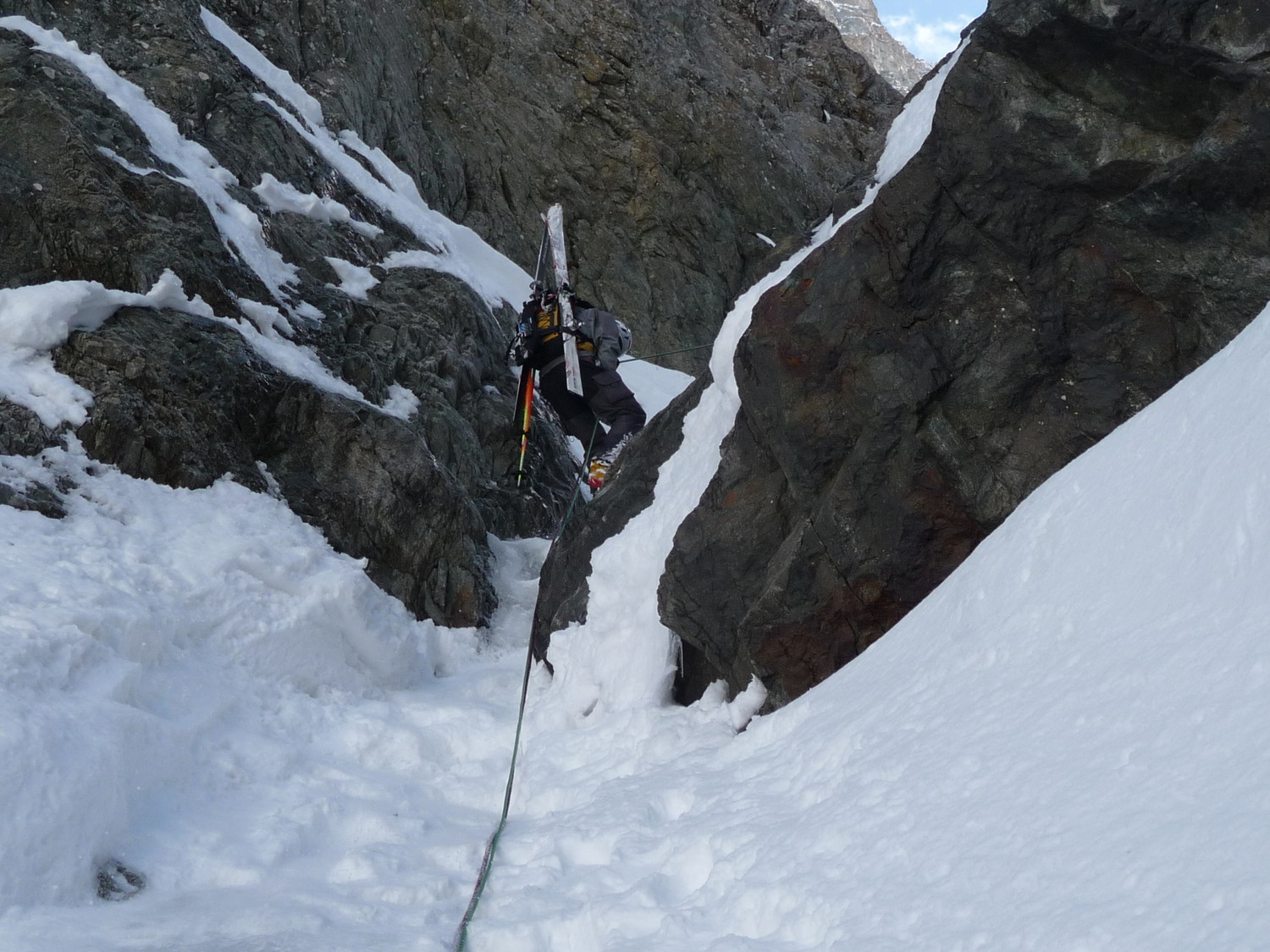 Rappel dans le ressaut bien comblé.