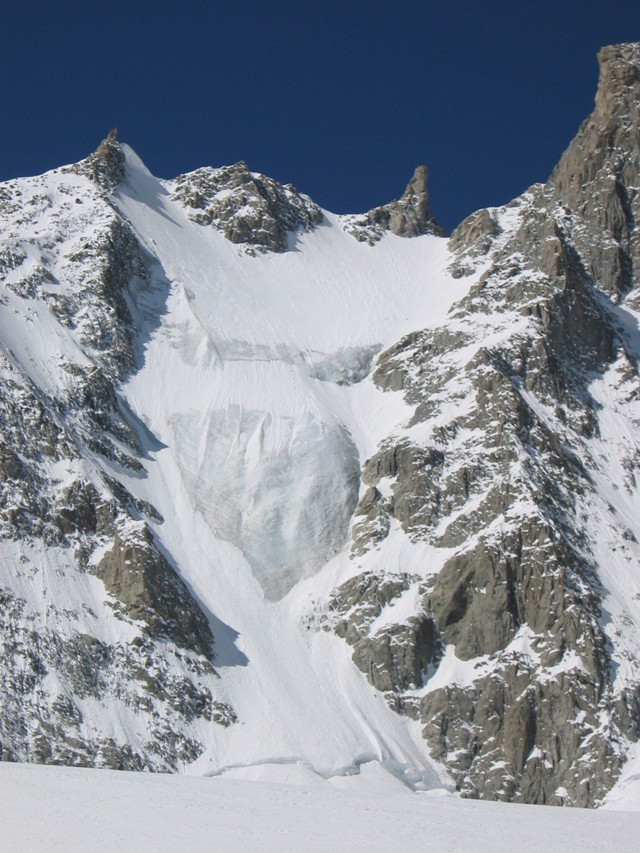 Face N de l'Aiguille qui Remue