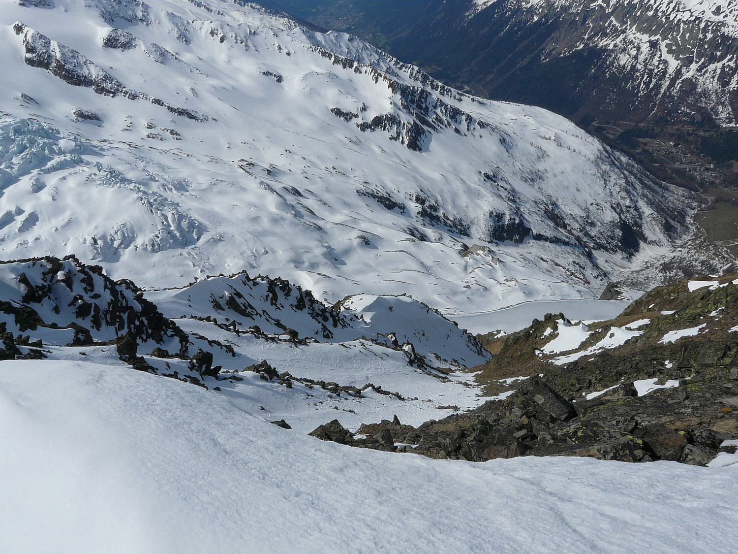 Vue de la pointe de Bron sur la descente rive gauche du glacier du Tour