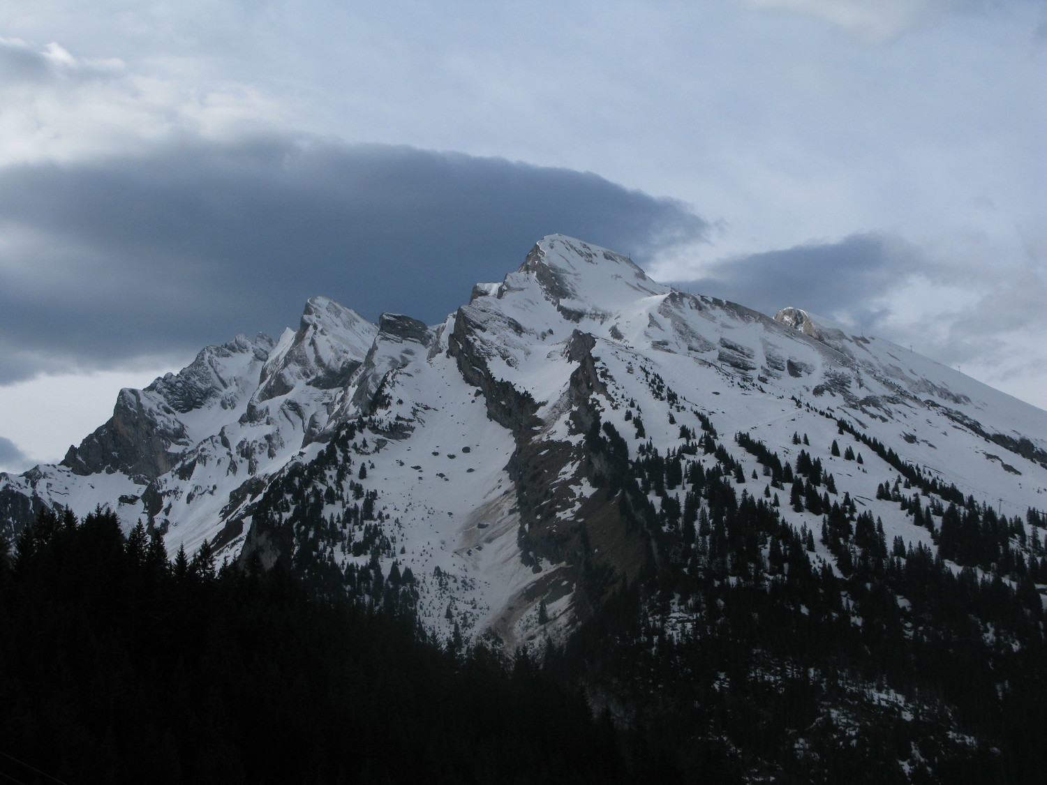 Combe à Marion à gauche depuis le Crêt du Loup ...