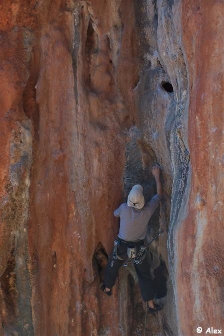 Antalya - Geyikbayiri - Magara - Ucan teneke (6a+)
