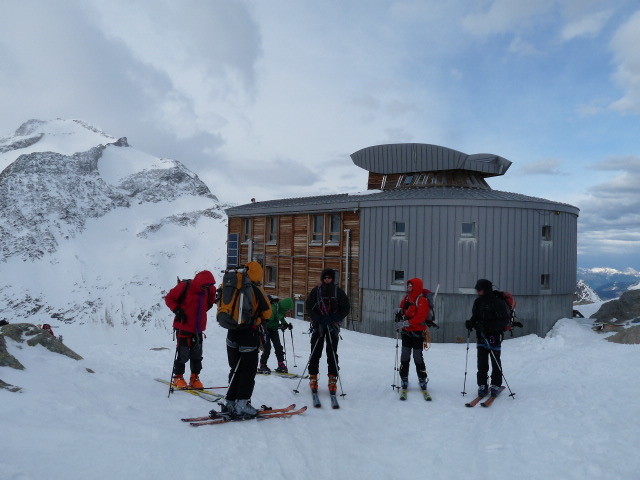 Départ pour la tentative du col