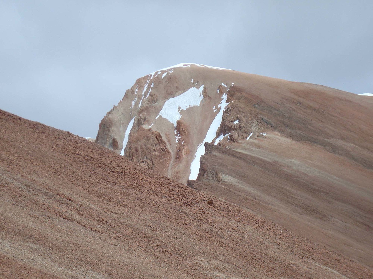 Llegando al filo vista al cerro Agustín Alvarez