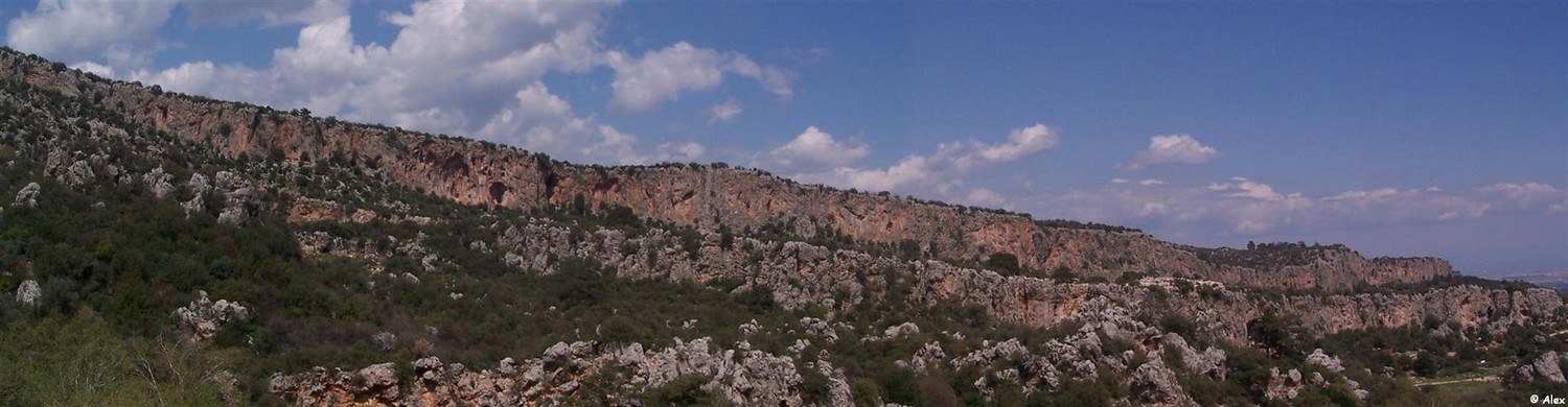 Antalya - Geyikbayiri - Les falaises orientees au Sud.