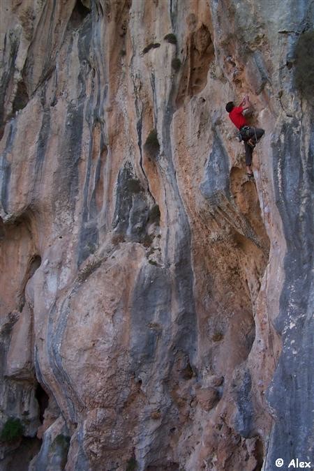Antalya - Geyikbayiri - Trebenna - No money no dance (7c).