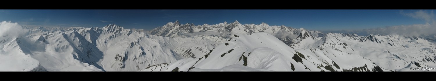 Panorama depuis les Monts Telliers sur la France et Italie